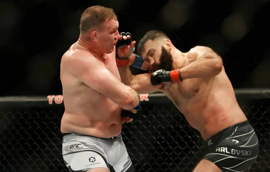 Андрей арловский белорусс ufc. Андрей арловский 2020. Орловской боец юфс. Андрей арловский нос. Последний бой андрея орловского.