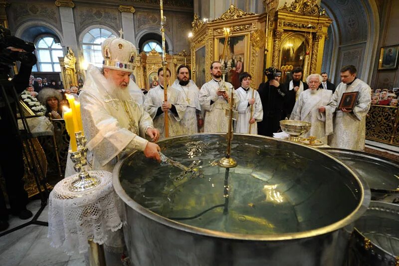 Молитва на освящение воды. Святая агиасма. Свойства святой воды. Святая вода когда можно набирать в церкви. Святая вода когда можно набирать в церкви.