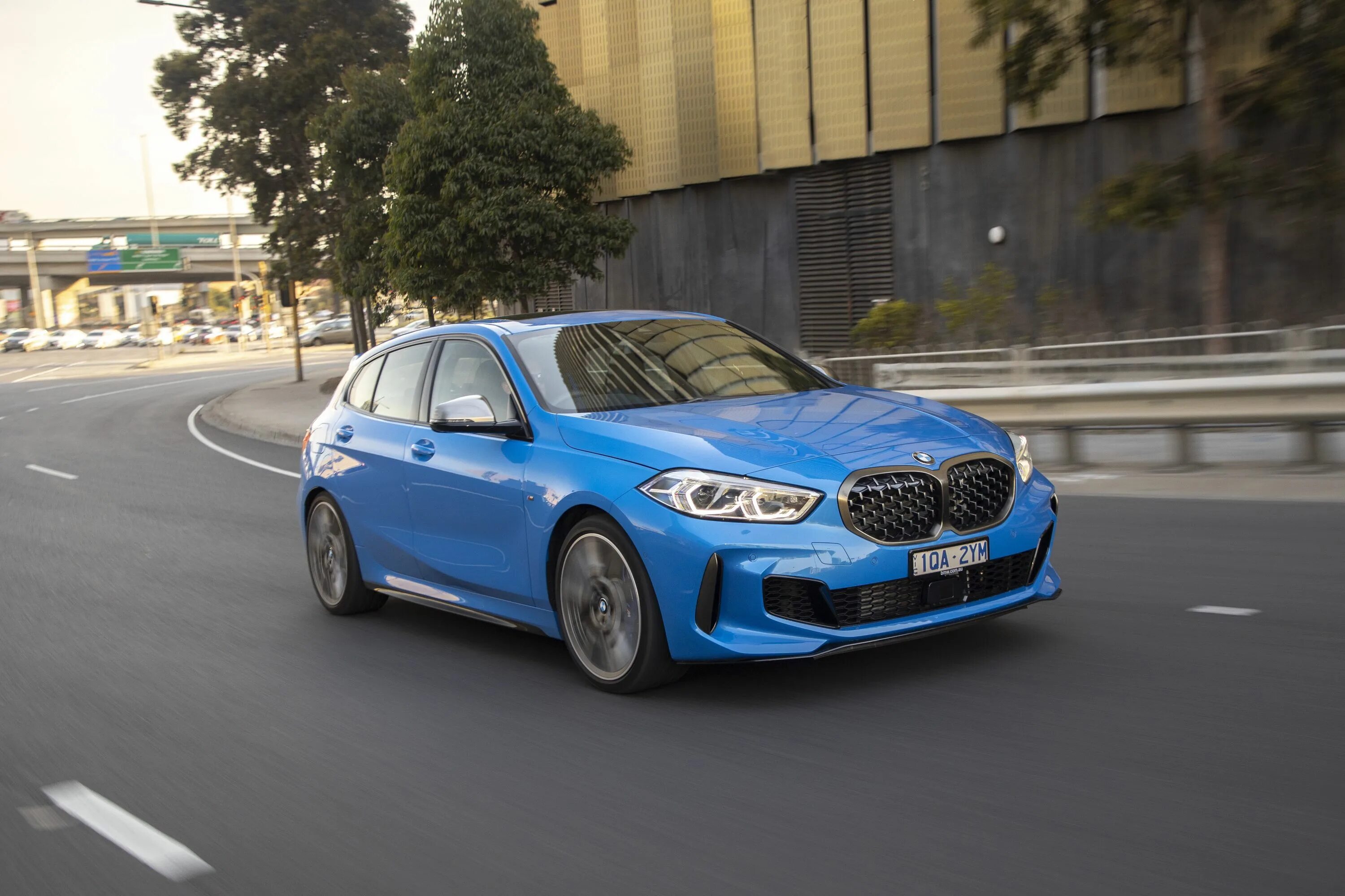 У BMW 1 series будет полностью электрическая версия с приставкой i КОЛЕСА.ру -