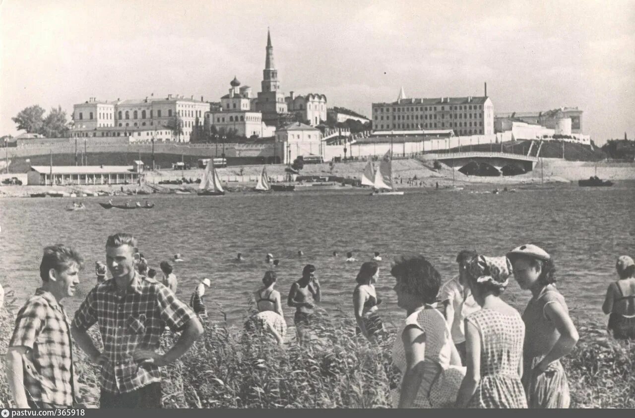 Улица баумана казань. Советское рано казань. Улица баумана казань 1990. Завод пишмаш уфа. Казань в 80-е годы.