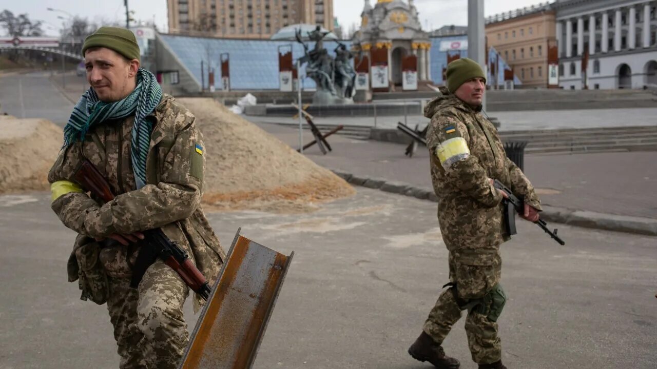 Россия Украина видео. Russian and Ukrainian Soldiers. Ukrainian Soldiers in Ukraine.