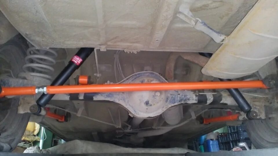 Замена реактивных тяг(точнее втулок в них) - Lada 21043, 1,5 л, 2006 года просто