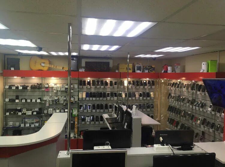 комиссионный телефонов москва. ломбард скупка. скупка реутов у станции. ломбард магазин техники. смартфон дешевый комиссионка.