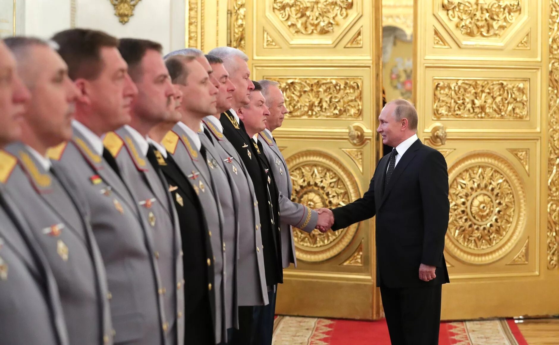 Генералы в Кремле. Церемония представления высших офицеров. Военные в Кремле.