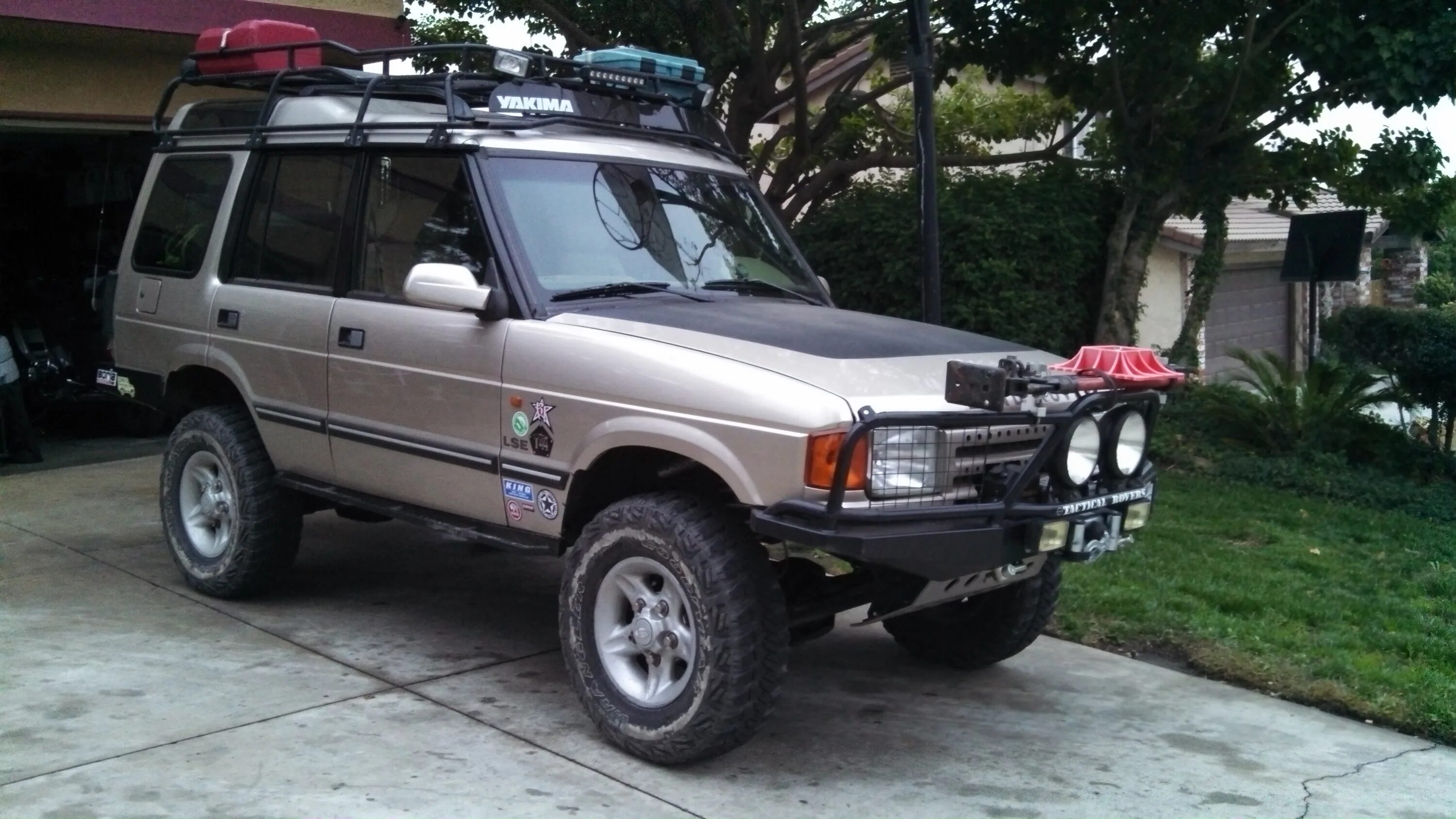 Купить дискавери 1. Land Rover Discovery 1. Land Rover Discovery 1 1998. Land Rover Discovery 1 v8. Диски на Land Rover Discovery 1.