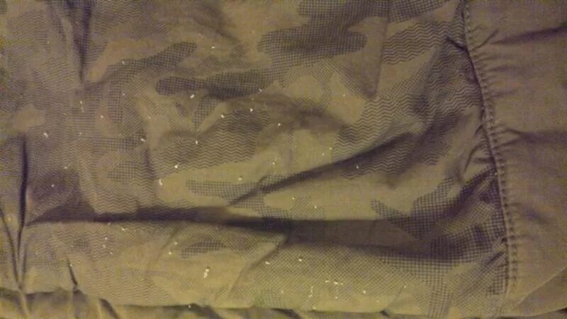 из куртки лезет синтепон. подкладка куртки перешить. из куртки лезет синтепон. из куртки лезет синтепон. лезет пух из пуховика.