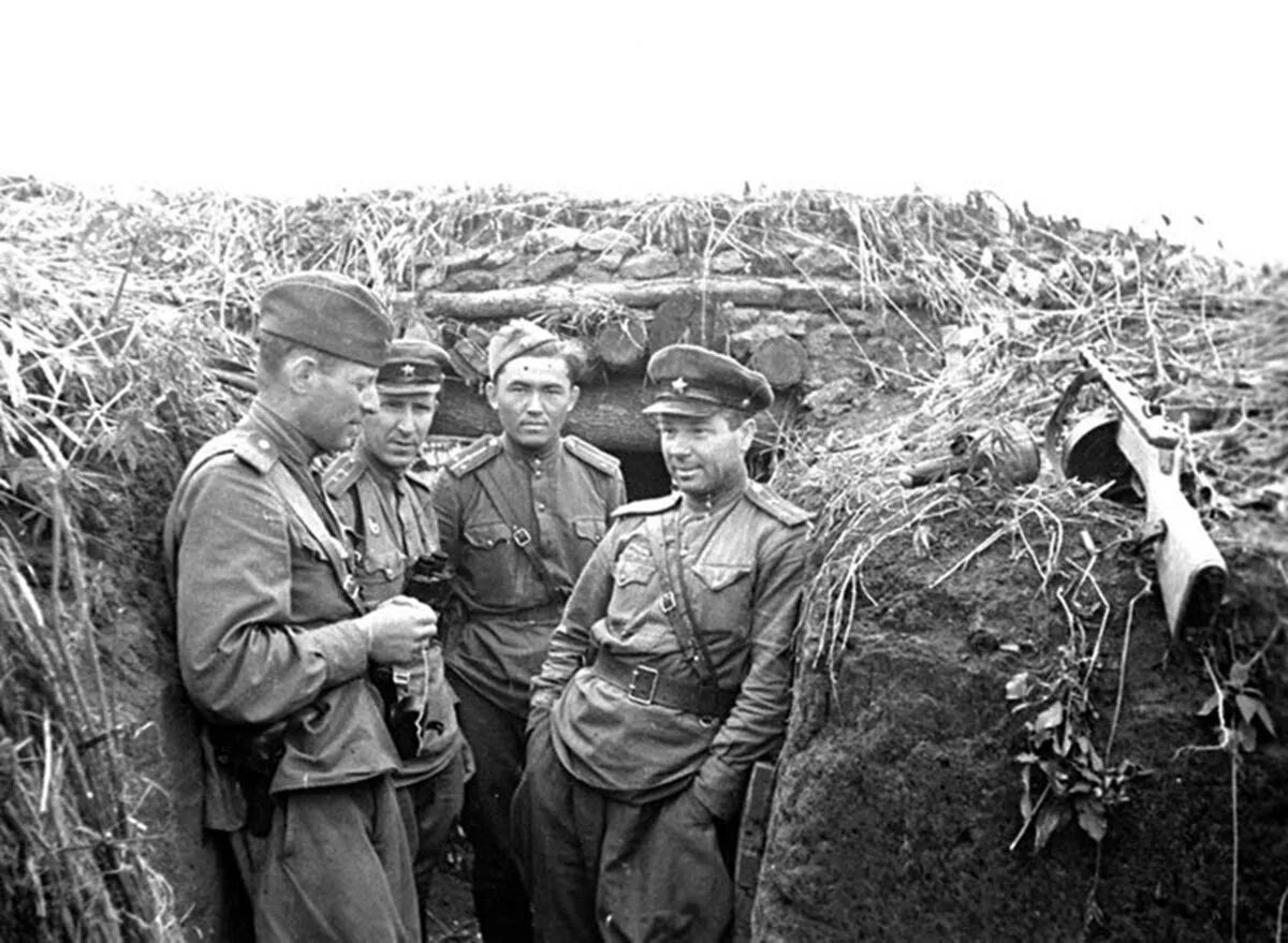 Советские солдаты в окопах 1941. Штаб полевой ВОВ. Ппж во время войны кто это