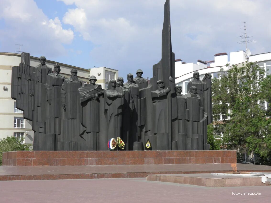 Мемориальный комплекс площадь победы воронеж. Мемориал памятник славы воронеж. Мемориальный комплекс воронеж. Мемориальный комплекс площадь победы воронеж. Мемориал песчаный лог воронеж.
