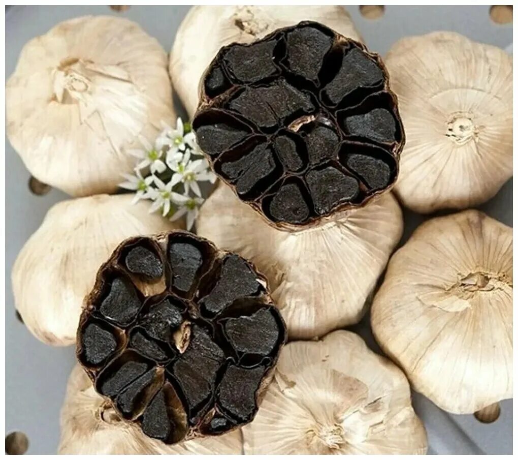 Черный чеснок польза. Чёрный чеснок Black garlic. Чеснок Кен-ко черный. Черный ферментированный чеснок. Необычный чеснок.