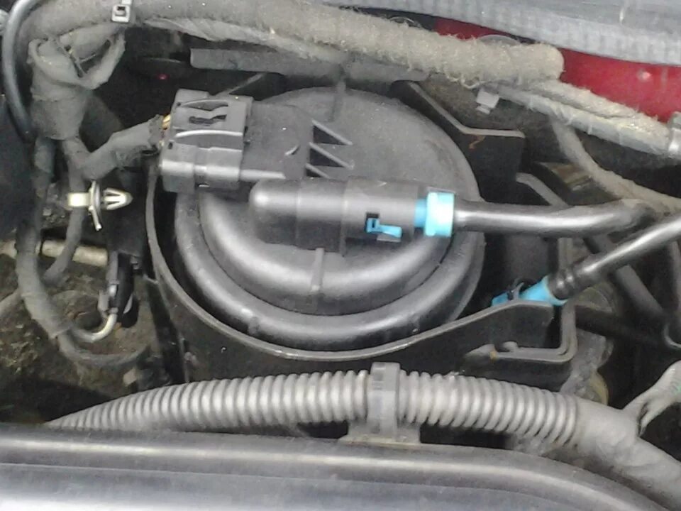 Топливный фильтр Opel Astra h 1.3 CDTI. Топливный фильтр на Опель 1.3 турбо. Opel Astra h 2005 фильтр топлива 1.6 бензин.