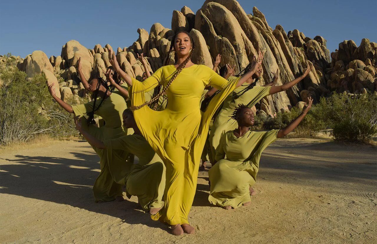Beyonce lion king. Beyonce король лев. бейонсе в клипе король лев. бейонсе в пустыне клип. бейонсе новые клипы.