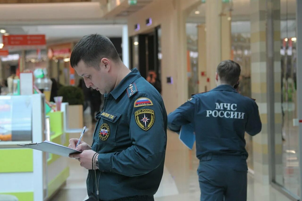 Гпн центр. Инспектор государственного пожарного надзора. пожарная безопасность в торговых центрах.