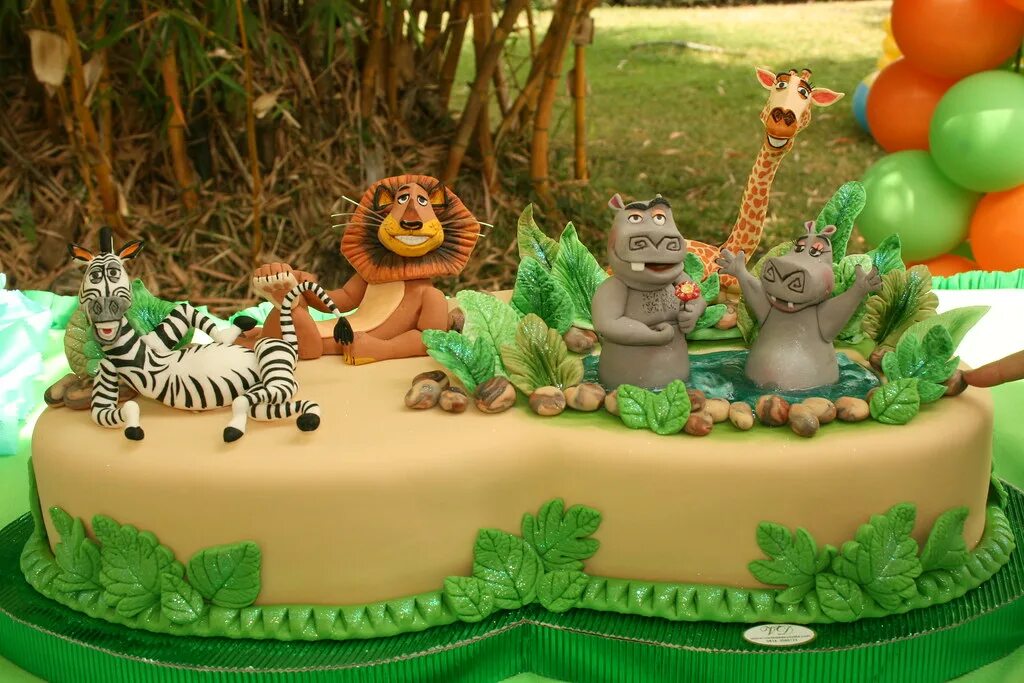 Звери на дне рождении. Детские торты животные. Торт с фигурками животных. Детский торт в стиле джунгли. Торт в стиле сафари.