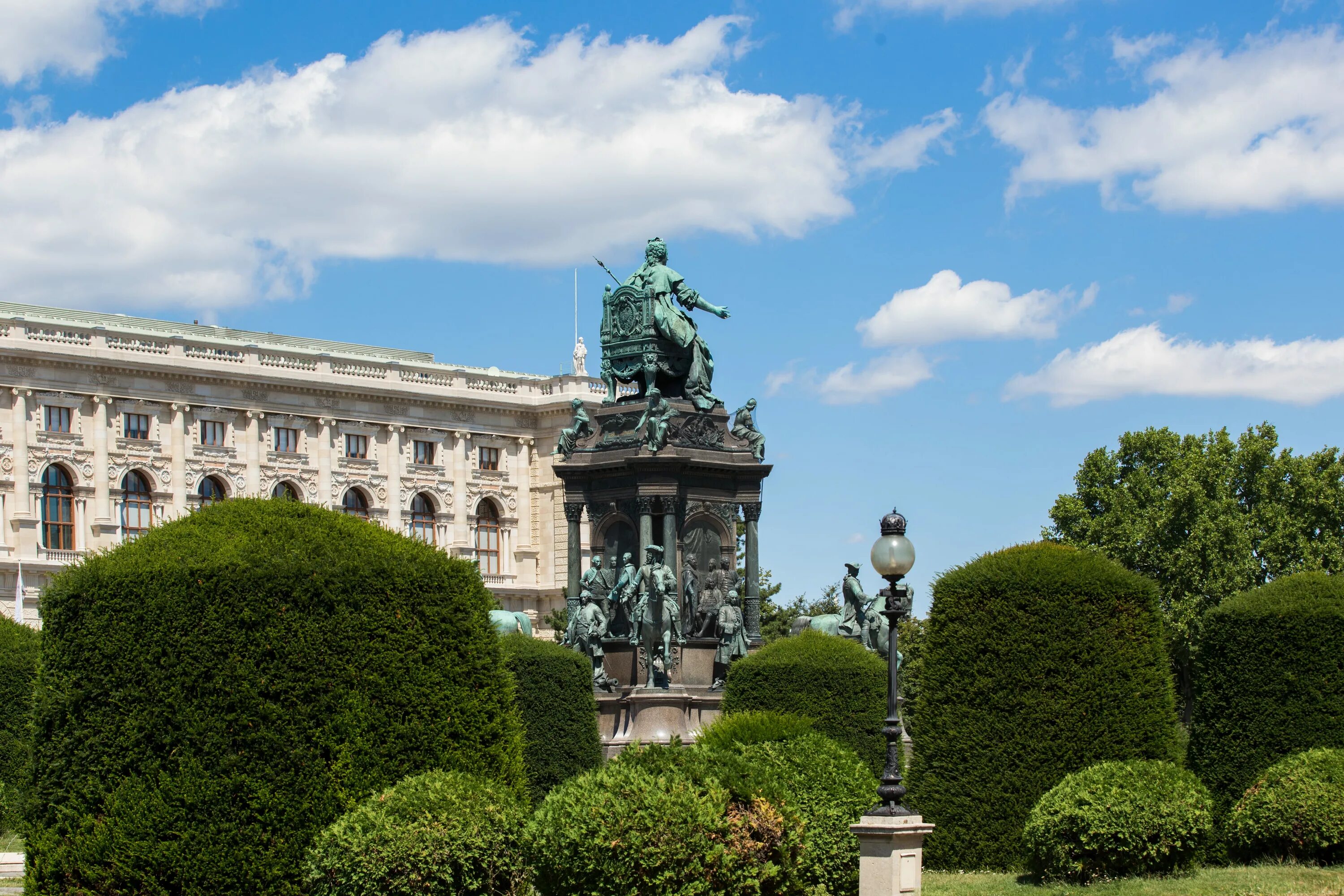 Памятник Марии Терезии в Вене. Австрия.Вена-площадь Марии Терезии.