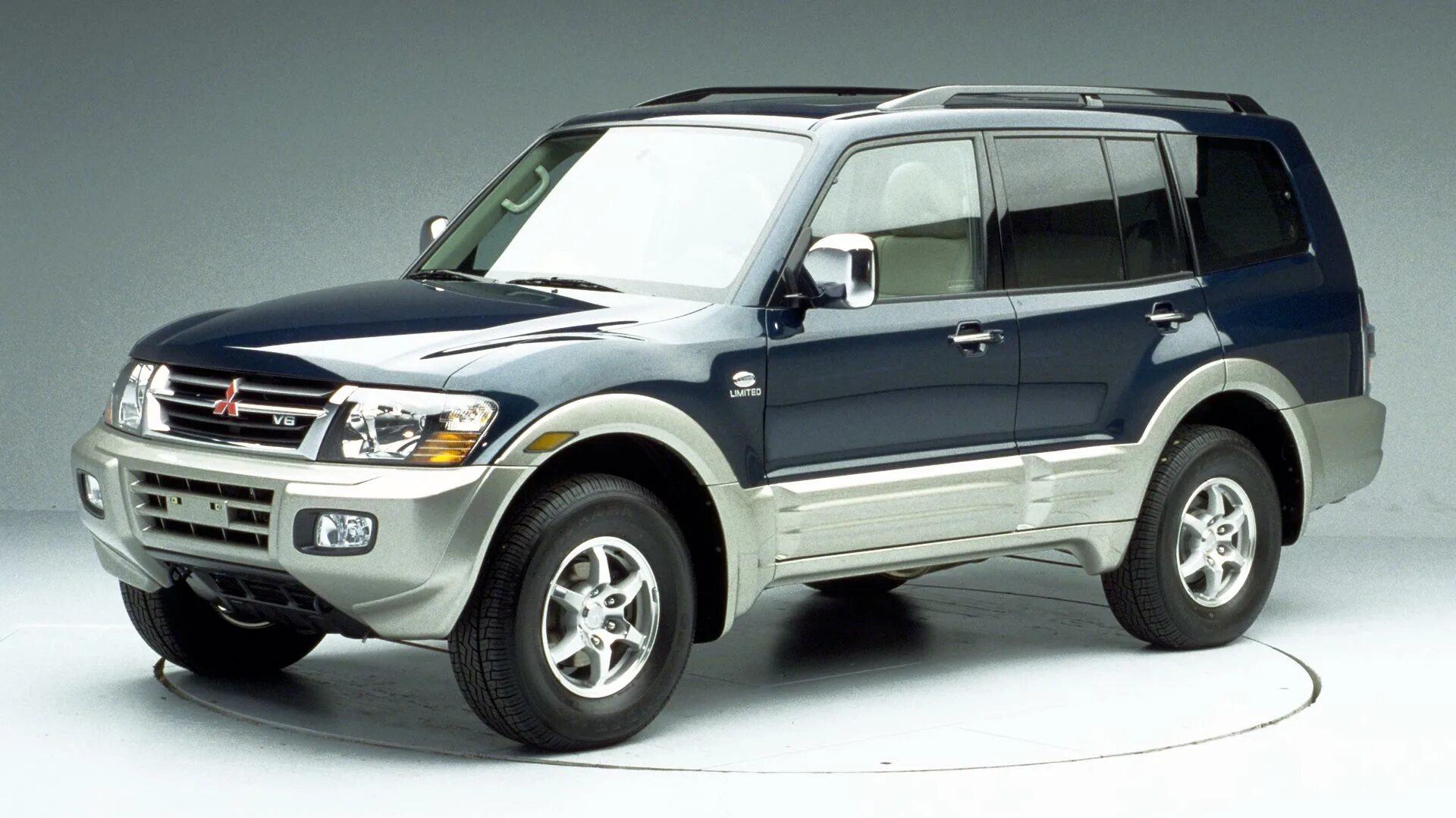 Mitsubishi pajero объем. Митсубиси Паджеро Монтеро. Mitsubishi Montero 3. Mitsubishi Montero 2002. Митсубиси Паджеро Монтеро 3.