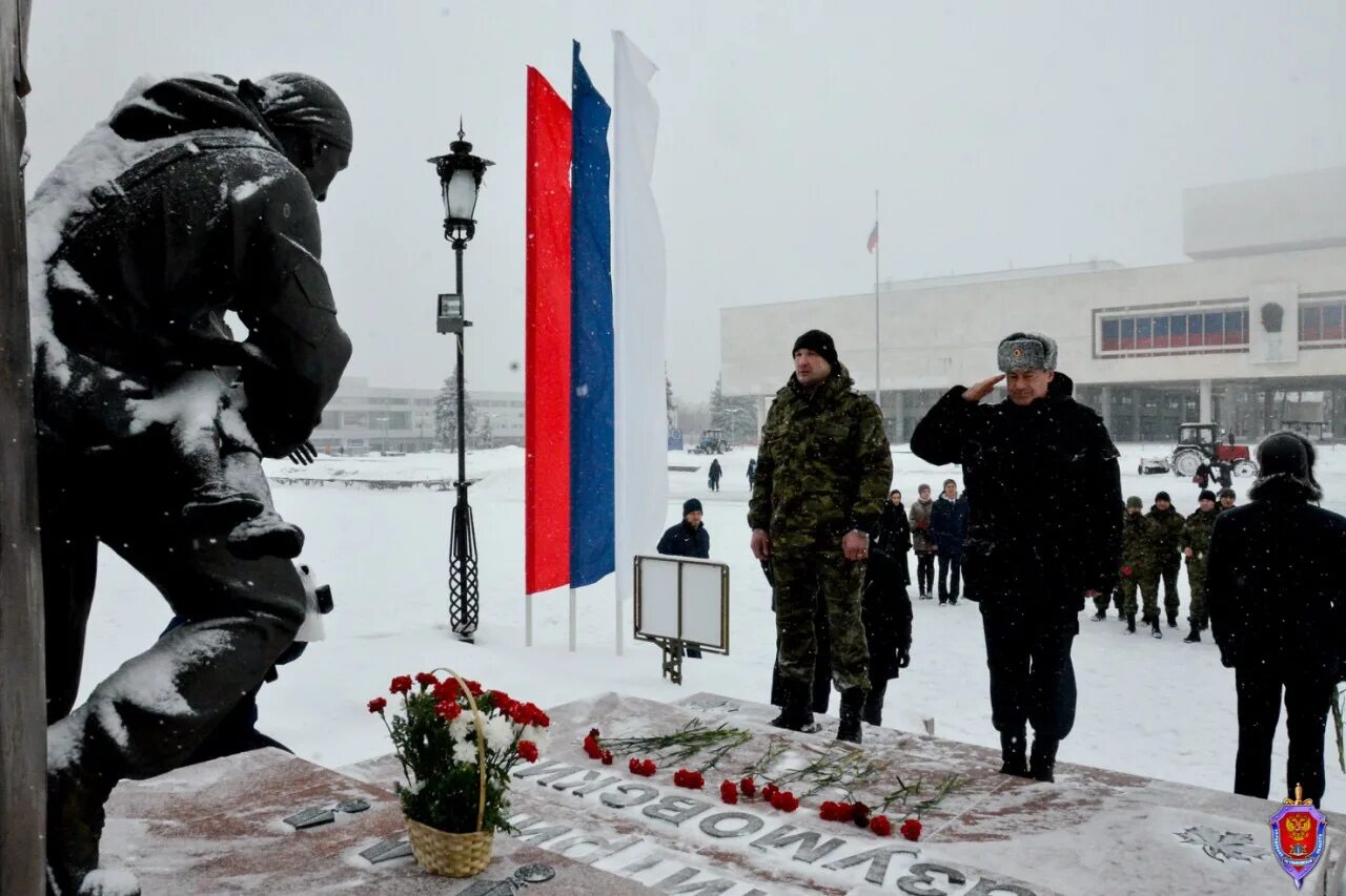 Памятник Дмитрию Разумовскому Ульяновск.