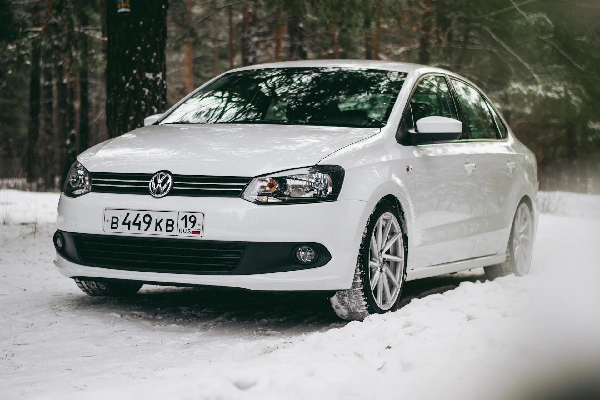 Купить поло седан спб. Фольксваген поло 937. Polo sedan зима. Volkswagen Polo белый +871 +44. Vossen CVT Polo sedan.