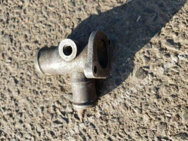 Б5 тройник. Б5 тройник. 8. Тройник охлаждающей жидкости passat b3. Фланец охлаждения vw t4 abl.