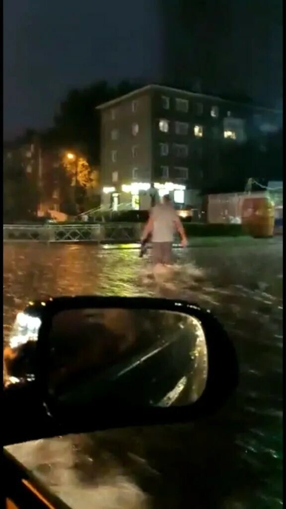 Во сколько закончится дождь в уфе. Ливень в уфе. потоп уфа 2017. дождь в уфе фото. когда закончится дождь в уфе сегодня.
