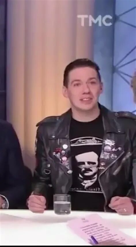 Нейтан эванс крипипаста. Футболка бигфут. Неопределенные местоимения английский worksheet. Indefinite pronouns. Somebody anybody something anything упражнения.