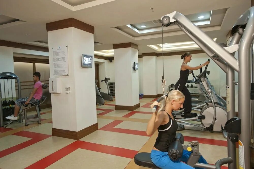Спорт делюкс новокузнецк. Crystal de luxe resort spa kemer 5. кристал де люкс кемер спортзал. crystal de luxe resort&amp;spa 5* тренажерный зал. crystal de luxe resort &amp; spa фитнес.