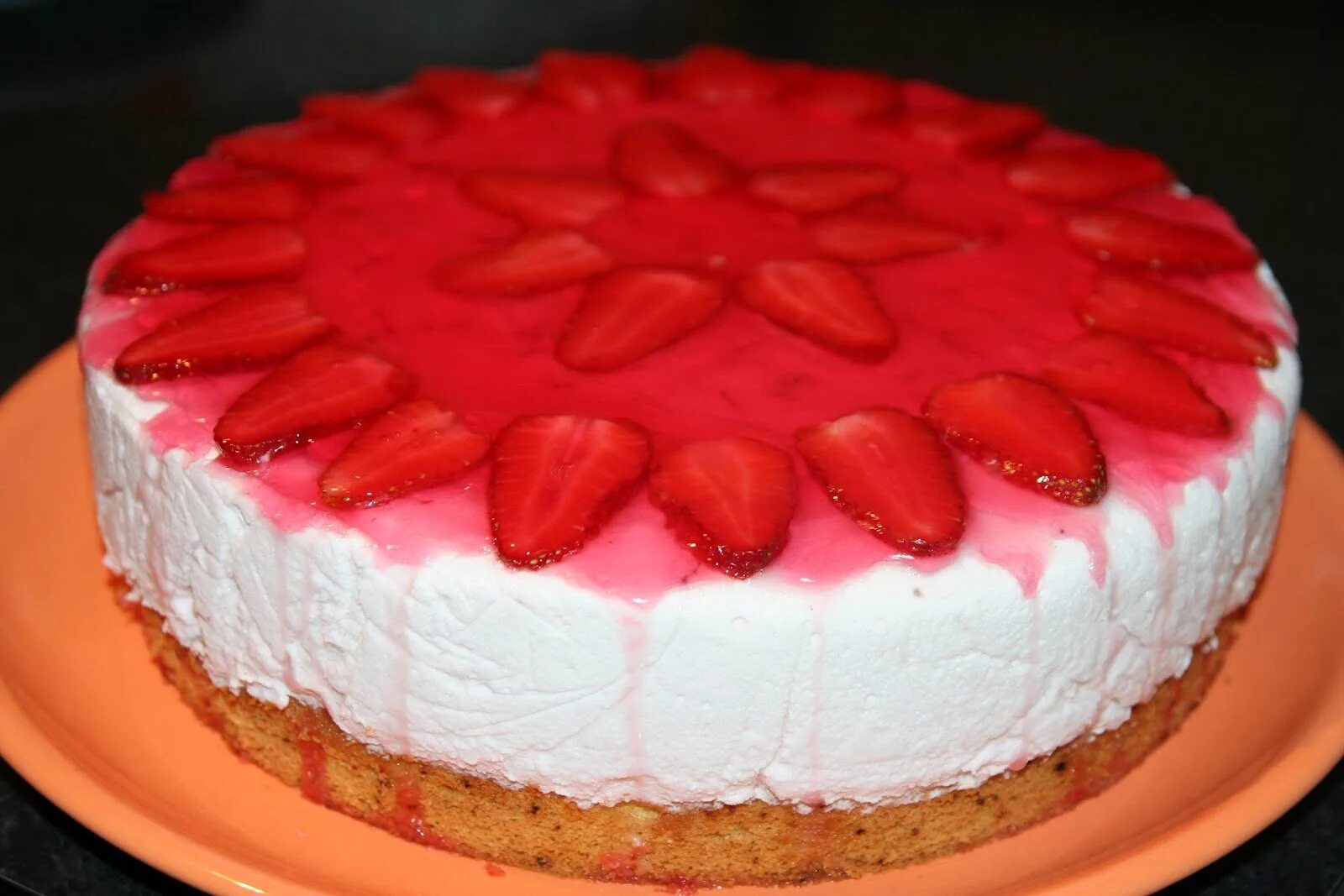 йогуртовый торт виктория. йогуртовый торт с бисквитом. торт бавария йогуртовый клубнично. чернично йогуртовый торт. йогуртовый мусс для торта.