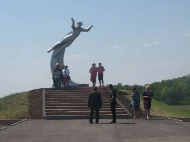 Погода в баево алтайского края гисметео. Баево Алтайский край. Баево Баевский район Алтайский. Баево памятник.