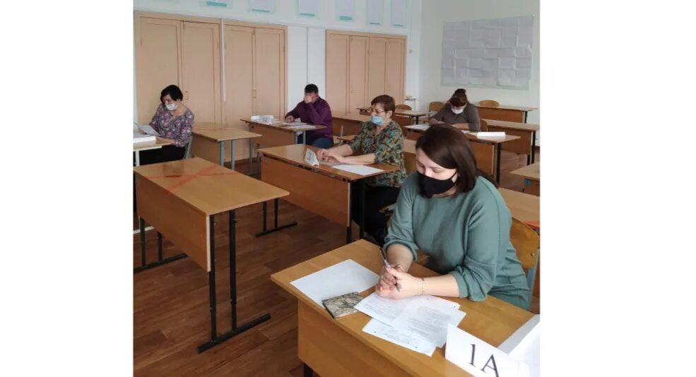 Кузбасс родители. Вручение ключей от квартир детям сиротам. Совет ветеранов эжвинского района сыктывкара. Новомосковский филиал института рхту им. Жилищный сертификат для детей сирот.