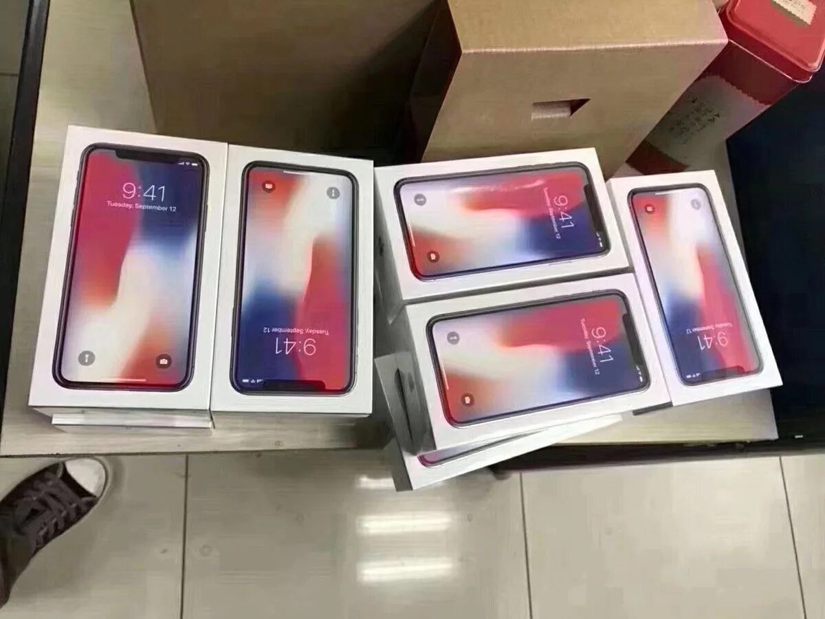 Много айфонов. Много айфонов на столе. Iphone x много коробок. Много новых айфонов. Айфоны оптом оригинал