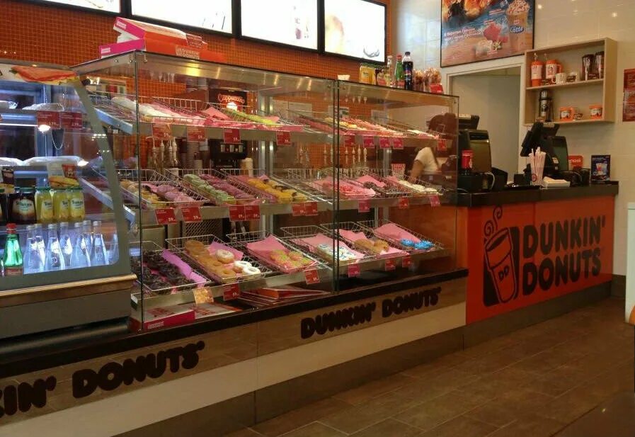 Данкин донатс москва. Dunkin donuts в москве арбат. Донатс кафе москва. Тбилиси dunkin donuts. Dunkin donuts в москве.