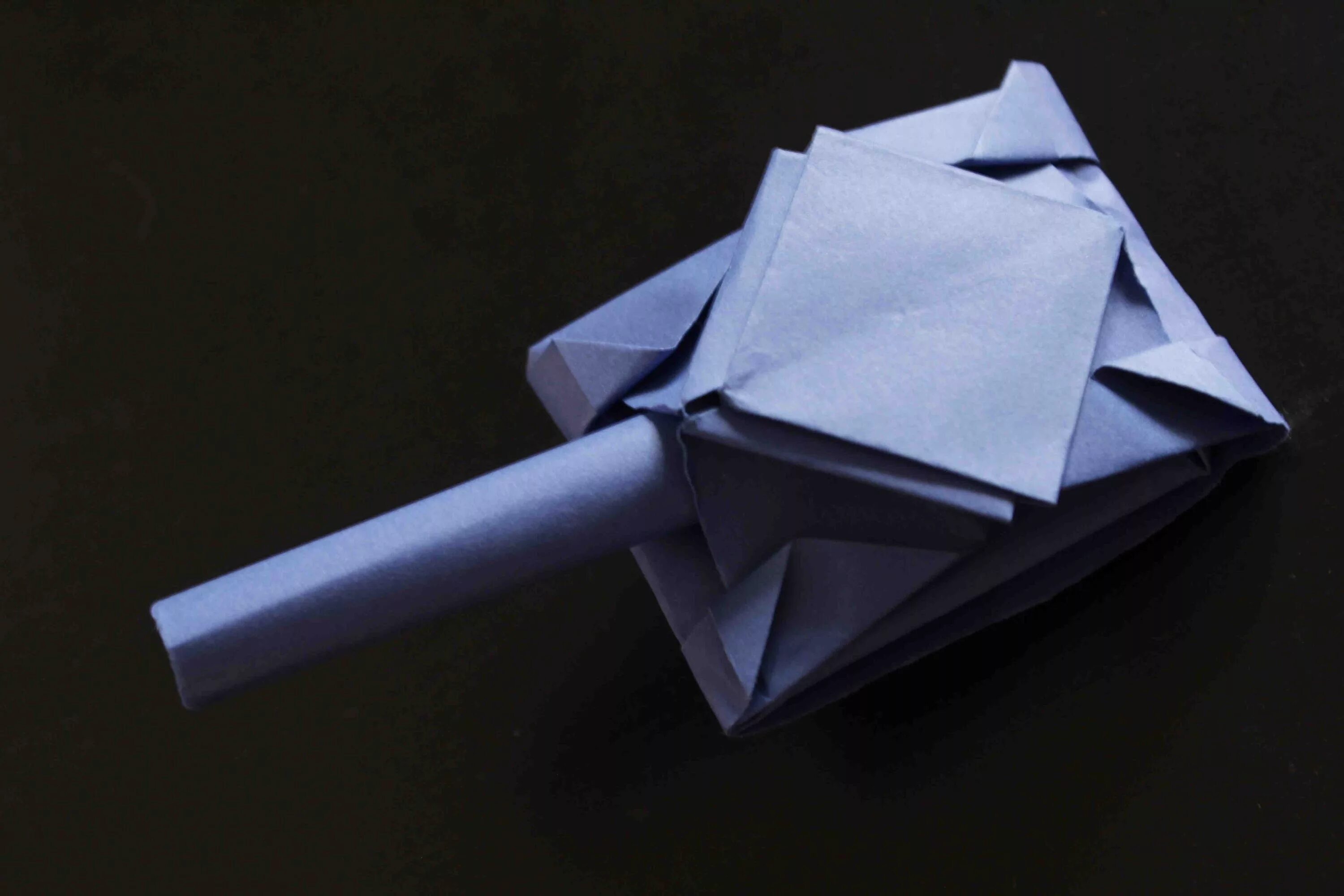 Танк из бумаги а4. Танк из бумаги. Оригами танки. Оригами танка из бумаги. Военная модель техники оригами.