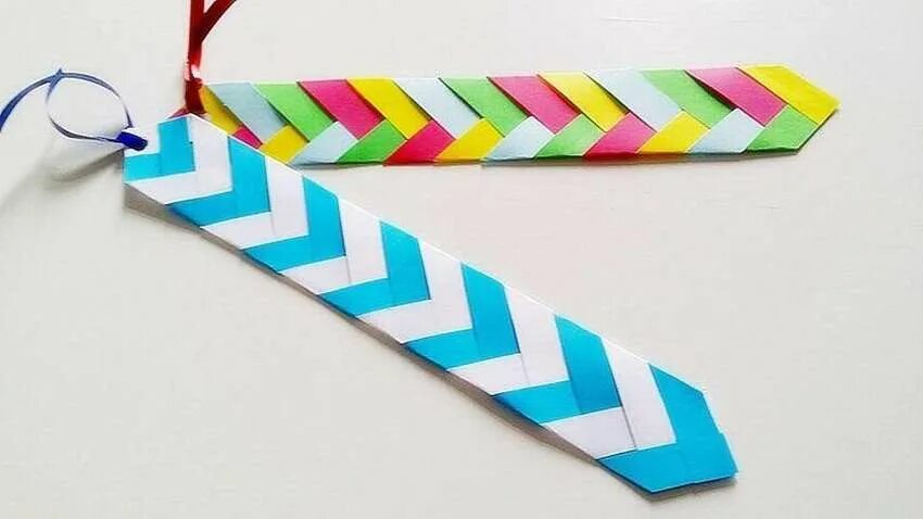 Угловые закладки для книг. Оригами карандаш закладка. Закладки для книг своими руками. Закладку из бумаги видео. Закладки из бумаги и картона.