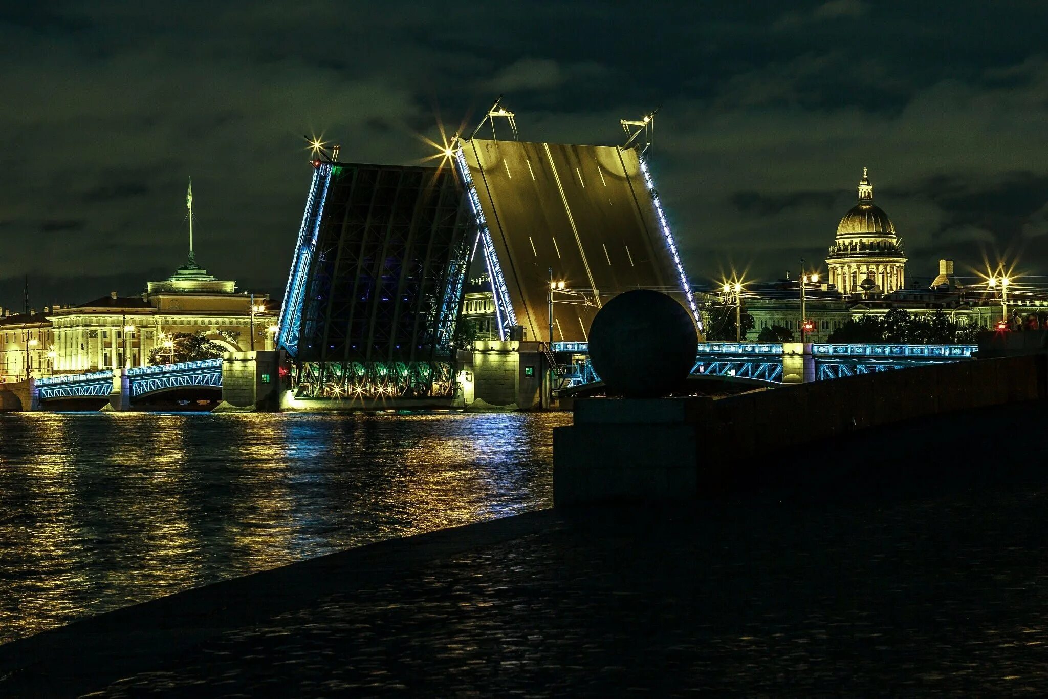 Дворцовый мост в Санкт-Петербурге. St Petersburg Санкт-Петербург St Petersburg Санкт-Петербург.