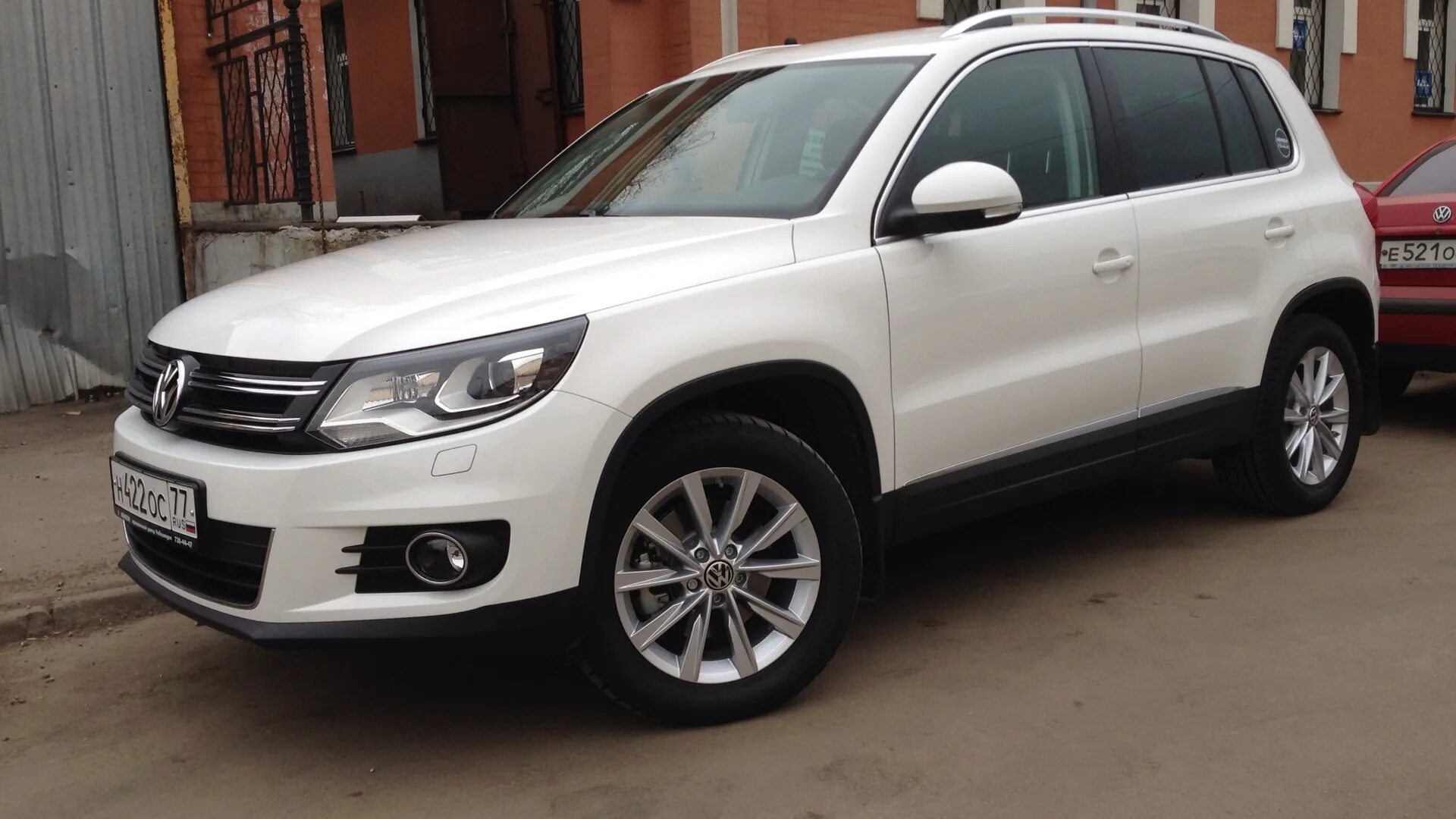 Колеса тигуан купить. Колеса Volkswagen Tiguan 2012. Диски Фольксваген Тигуан 16. Volkswagen Tiguan на 17 дисках. Диски Тигуан 2012.