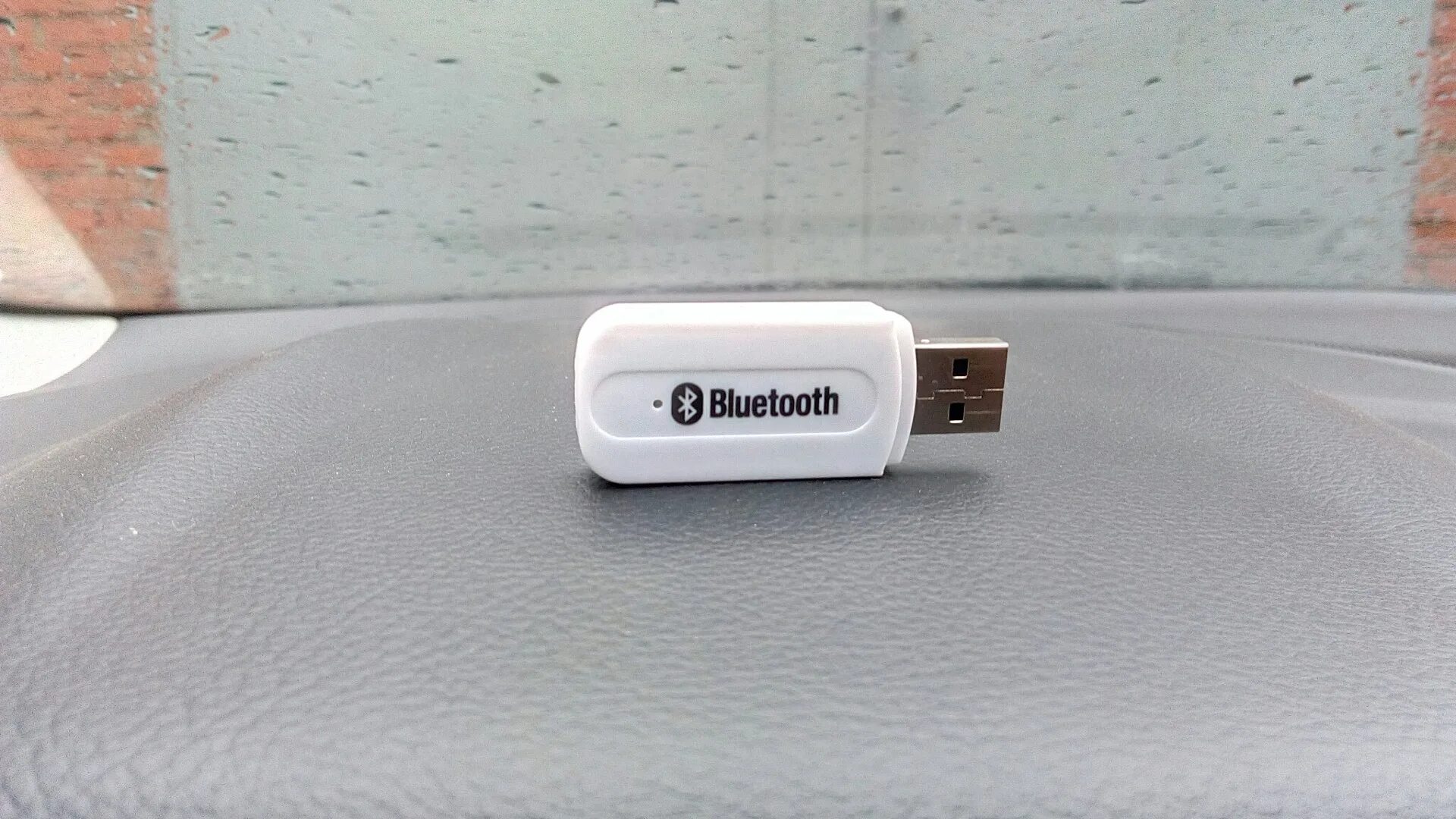 Блютуз фокус на. Bluetooth Ford Focus 2. USB Bluetooth адаптер Ford Focus 3. Ford Focus 2008 Bluetooth USB Inverter. Блютуз адаптер для Форд фокус 3 USB.