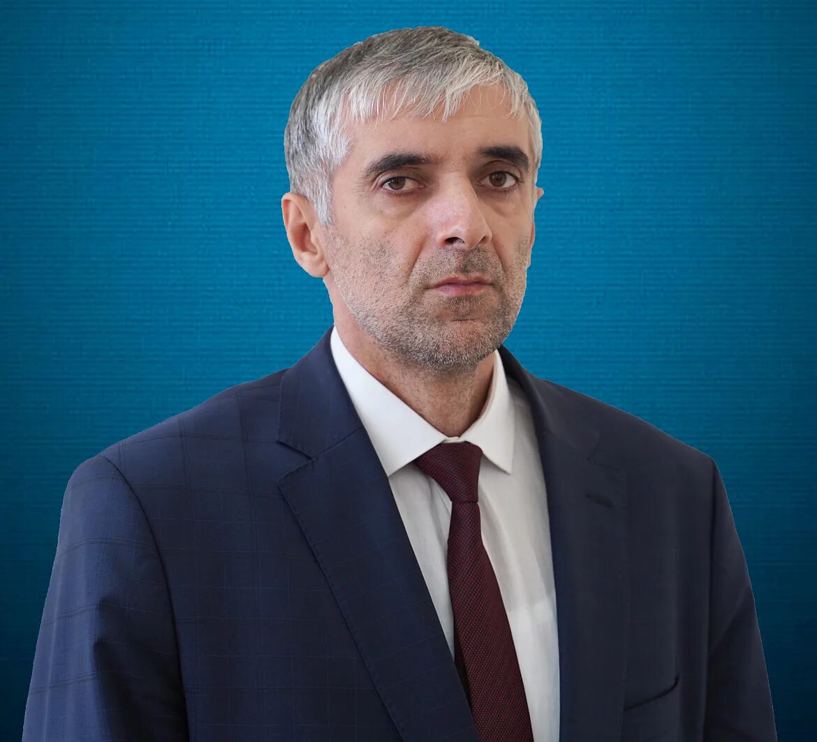 Асхаб абакаров актер фото. Режиссер асхаб абакаров. Асхаб абакаров. Асхаб абакаров — перкинс. Асхаб абакаров.