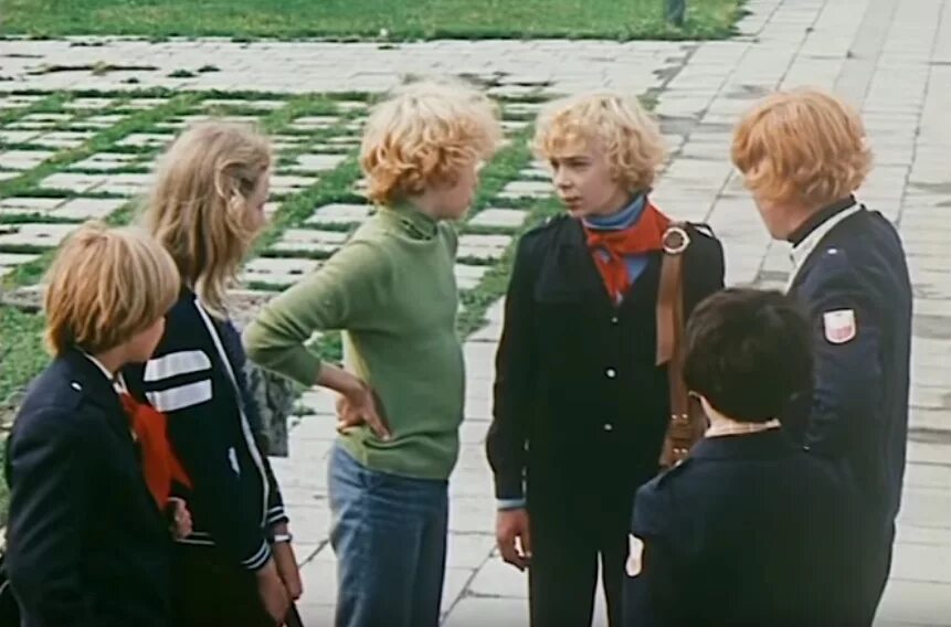 Приключения электроника башне. Приключения электроника (1979). Сережа Сыроежкин и электроник.