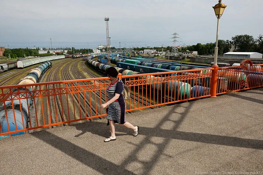 Можно ли ехать в калининград. Новый Железный мост в Калининграде. Калининград граница с Украиной. Куда сходить в Железнодорожном. Канал интересные путешествия Калининград.