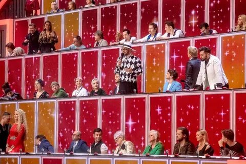 Ну ка все вместе принять участие