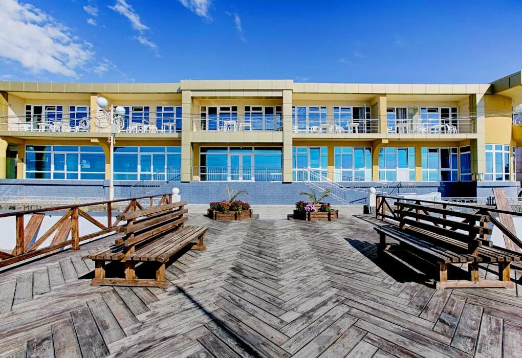 Пляж лазурь адлер отзывы. Лазурь бич адлер. lazur beach hotel адлер. лазурь бич отель сочи. гостиницы в адлере лазурь бич.