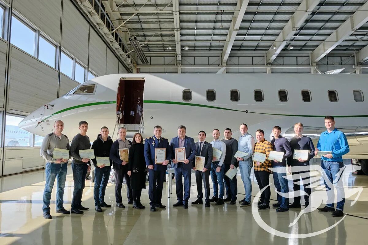 Тулпар Эйр Казань. Tulpar Air авиакомпания. Тулпар Аэро групп Hawker 750. Тулпар эйр