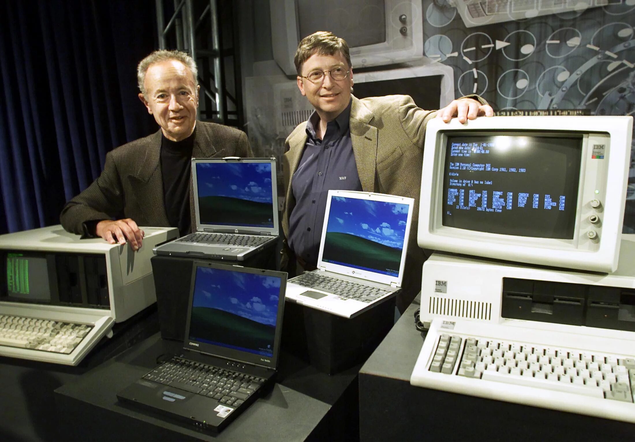 Ibm игра. Билл Гейтс IBM. Билл Гейтс первый компьютер. Билл Гейтс 1980. Билл Гейтс 2000.