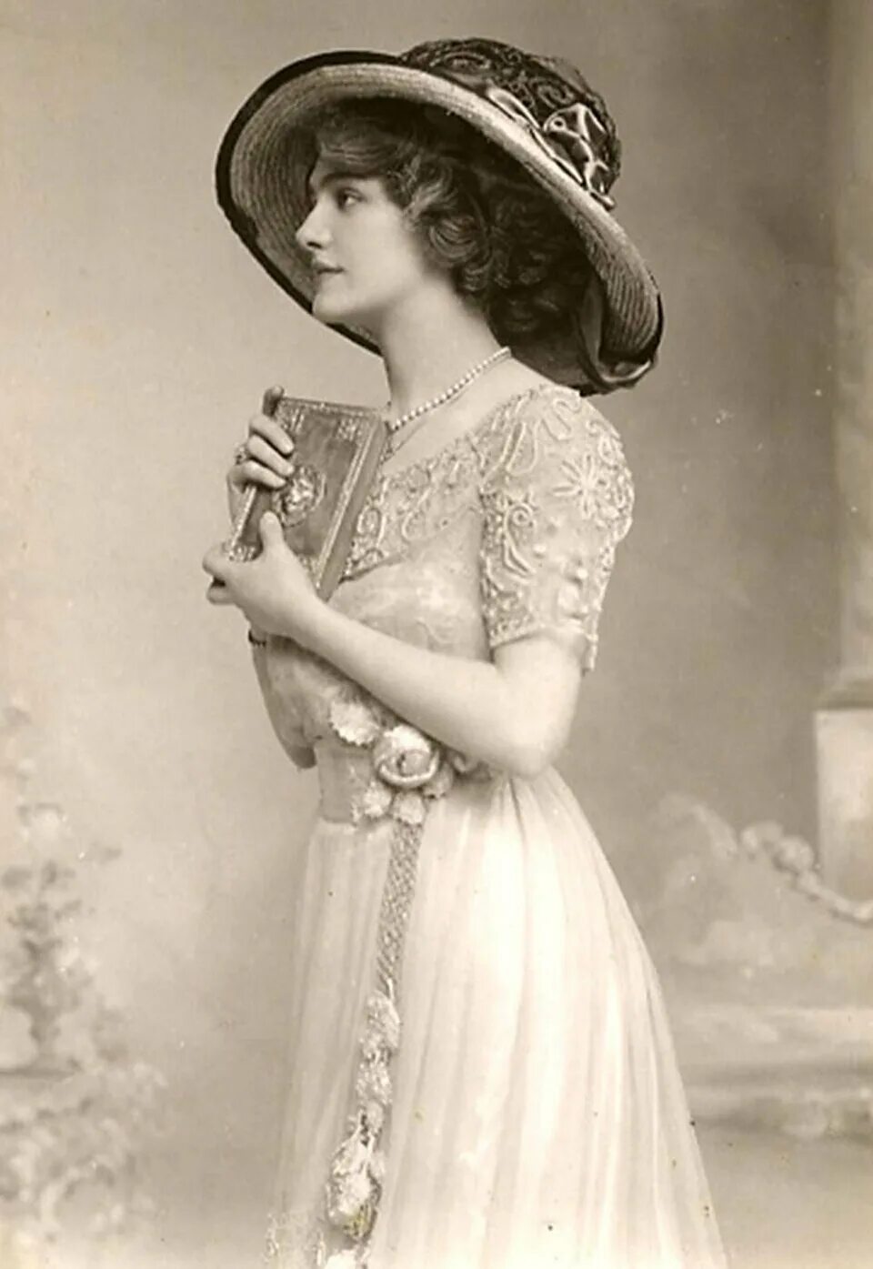 Эпоха прошлого столетия. Мода 1910х дягилев. Дорис стокер. Эпоха прошлого столетия. Эпоха прошлого столетия.