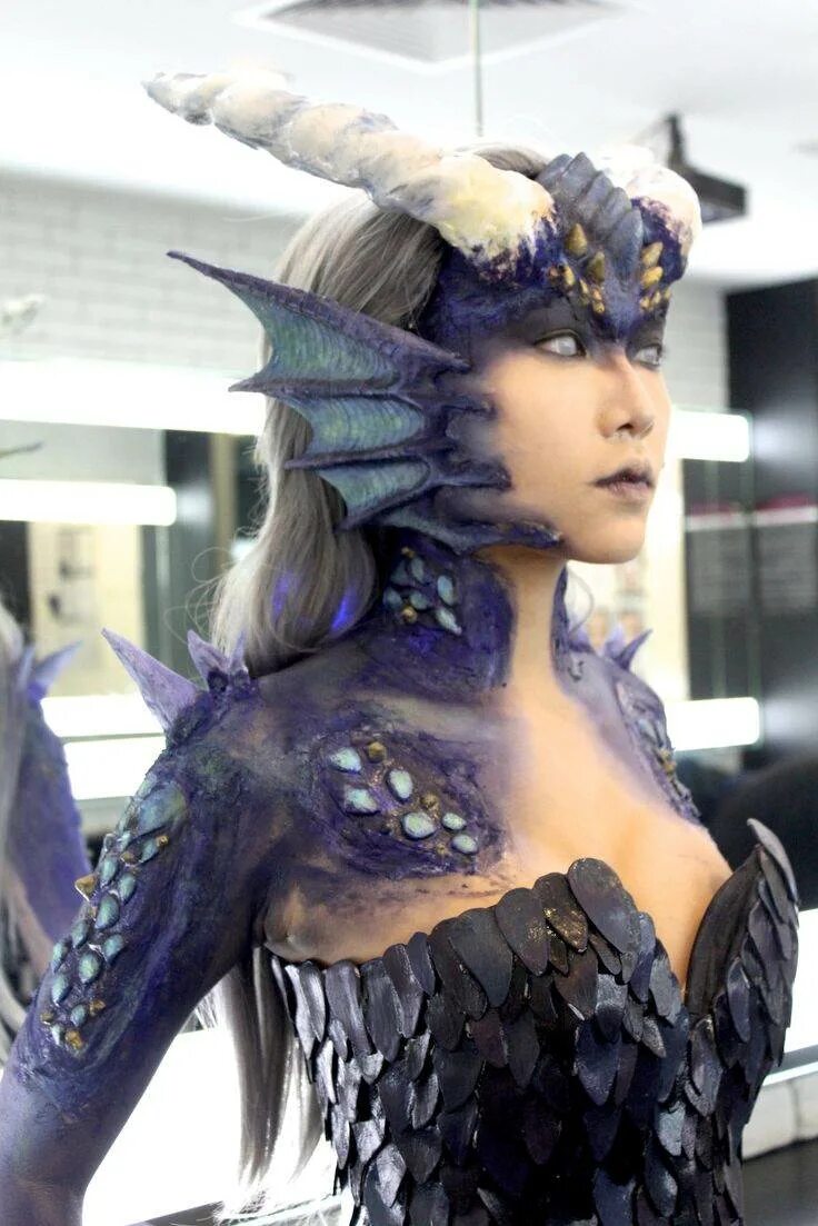 Дракон косплей. Дракониха косплей. Девушка дракон косплей. Костюм дракона косплей. Косплейщица tasha.