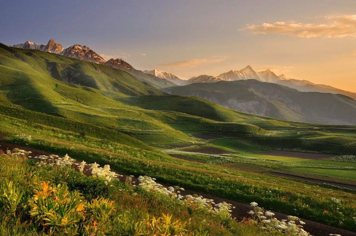 Таджикистан фото. Горы Памир Узбекистан. Природа Таджикистана. Таджикистан Душанбе природа. Ландшафт Таджикистана.