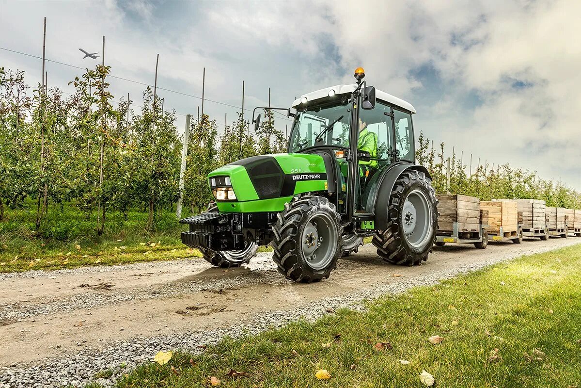 Зеленый трактор. Трактор deutz fahr agroplus v 410. дойц фар агролюкс 4.80. дойц фар 410f. трактор агролюкс 4.80.