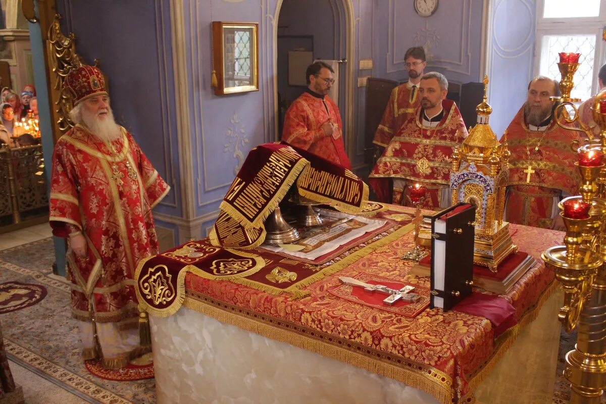 храм иконы божией матери царицыно. монастырь в царицыно. матушка калерия в храме живоносный источник в царицыно. церковь живоносный источник в царицыно внутри. настоятель царицыно храм.