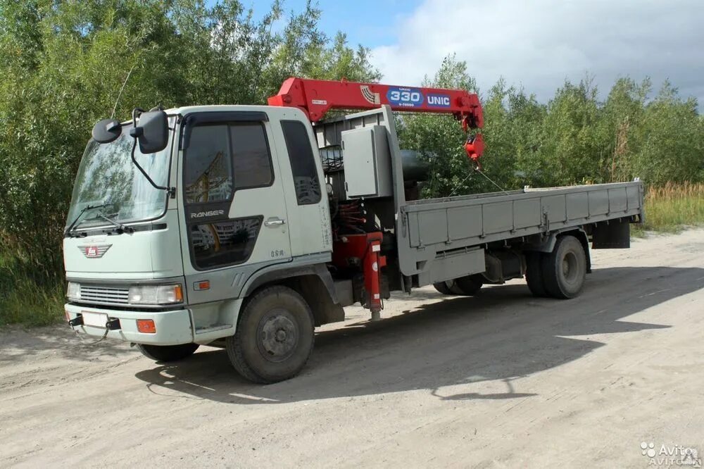 Воровайка это. Hino Ranger 5/3 манипулятор. Hino Ranger 500 манипулятор. Манипулятор кран Хино 5т. Манипулятор Hino Ranger 5т.