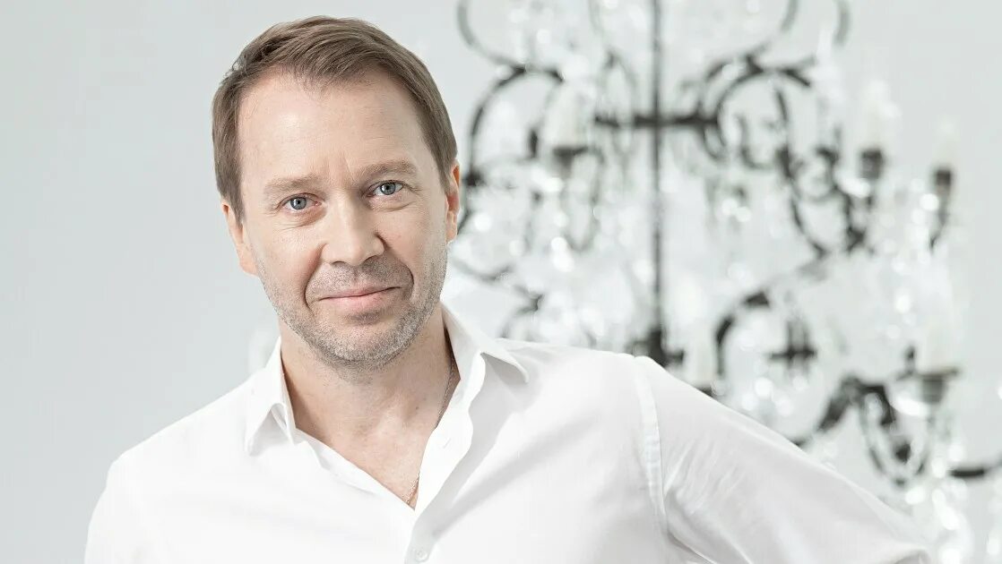 Театр наций руководитель. Театр наций руководитель евгений миронов. театр наций худрук миронов. театр наций художественный руководитель. евгений миронов театр наций.