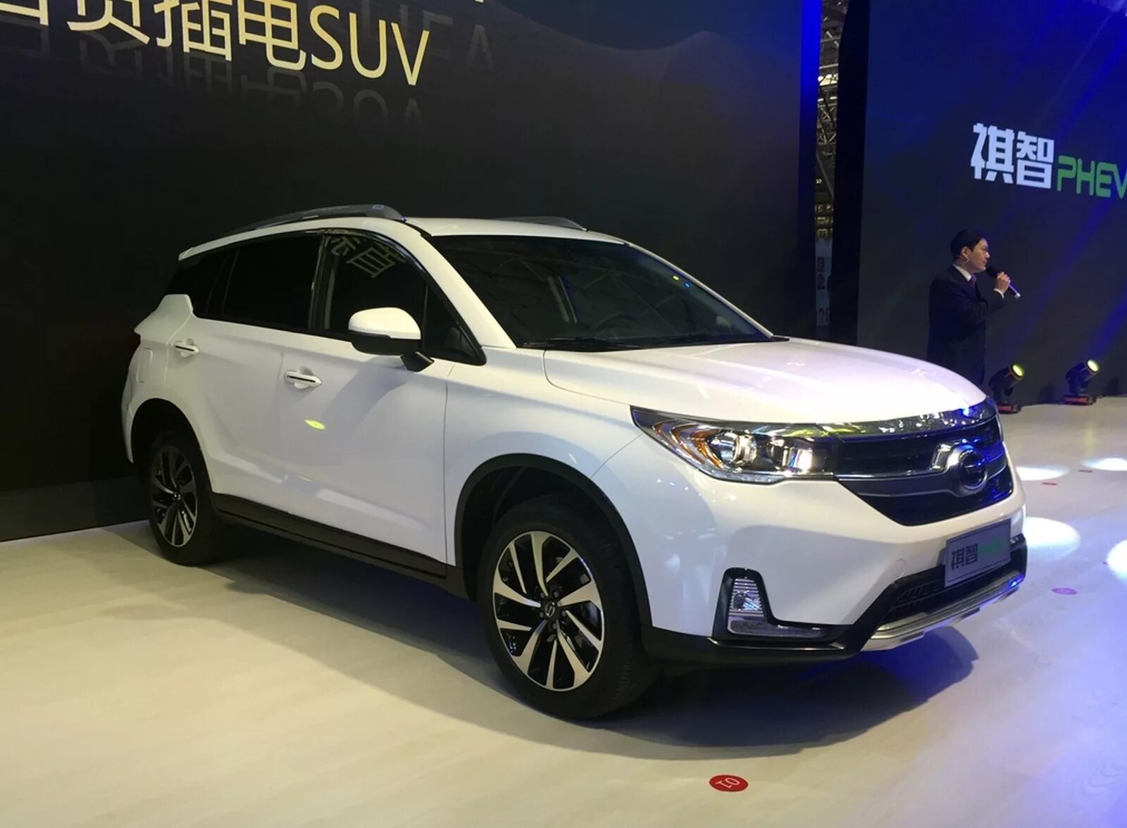 Китайский гибрид цена. GAC Trumpchi gs4. Джак gs4. Гибридный Crossover GAC gs4 PHEV. Машина JAC GS 4.